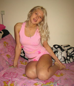 18 year old girl sexys her sisters boyfriend and sends her the selfie as proof